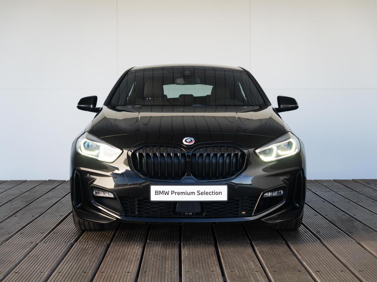 BMW 1-SERIE 120i | High Executive | M Sport | Stoelverwarming | Cruise Control | 17''