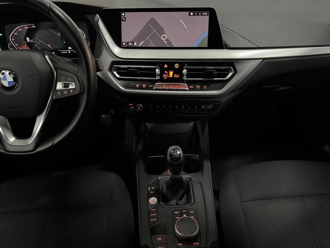 BMW 1-SERIE 118i 141 PK Executive Edition DIGI-DASH NAVI CAMERA PDC LMV