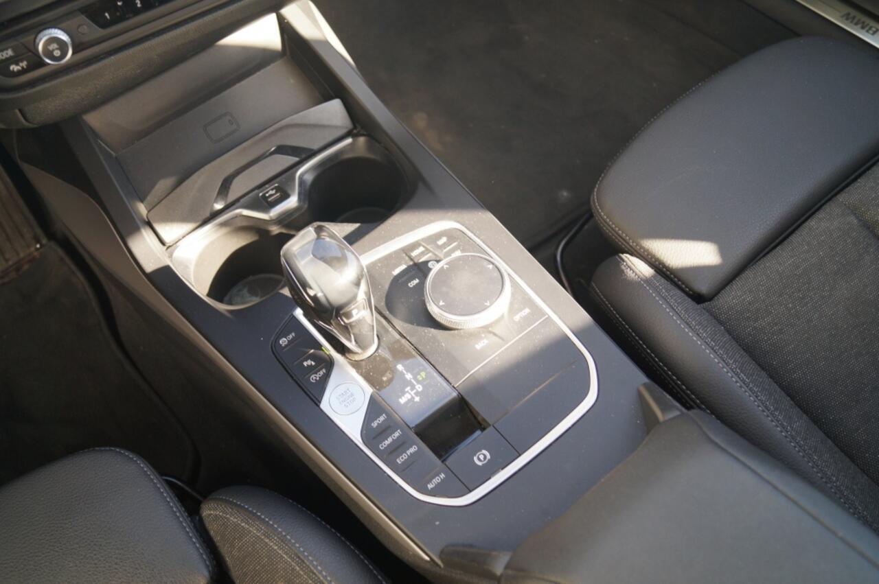 BMW 1-SERIE 116d Automaat Executive Sport -NAVI-ECC-PDC-