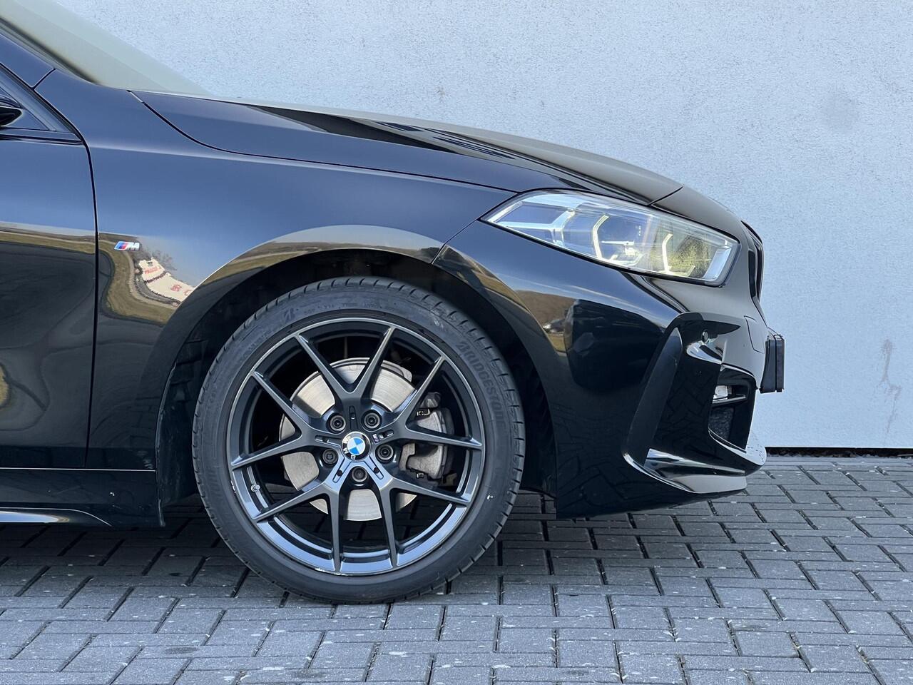 BMW 1-SERIE 118i High Executive Edition | M-Sportpakket | HiFi Sound | 18inch | Stoelverwarming