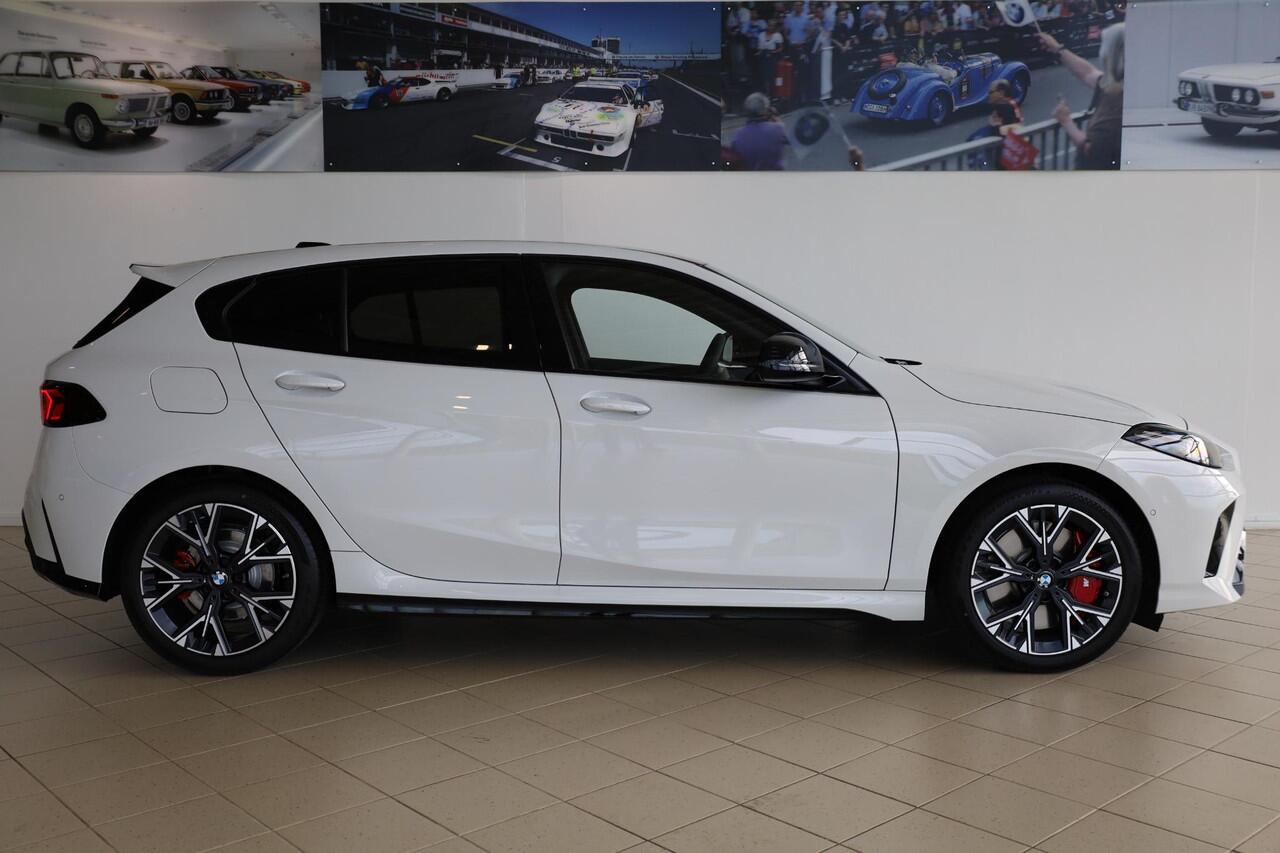 BMW 1-SERIE 120 M Sportpakket Pro | Premium Pack | Comfort Access | M Shadow Line