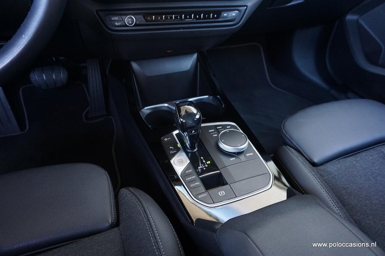 BMW 1-SERIE 118i Sport-line | Sportinter | DAB+ | Automaat | Carplay