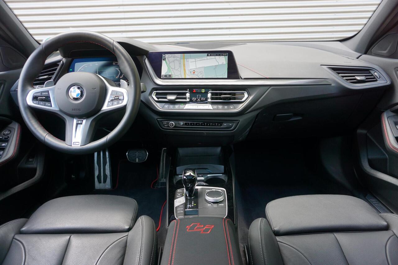 BMW 1-SERIE 5-deurs 128ti M Aerodynamicapakket | Comfort Pack | Travel Pack | Glazen panoramadak | BMW Head-Up Display | HiFi System