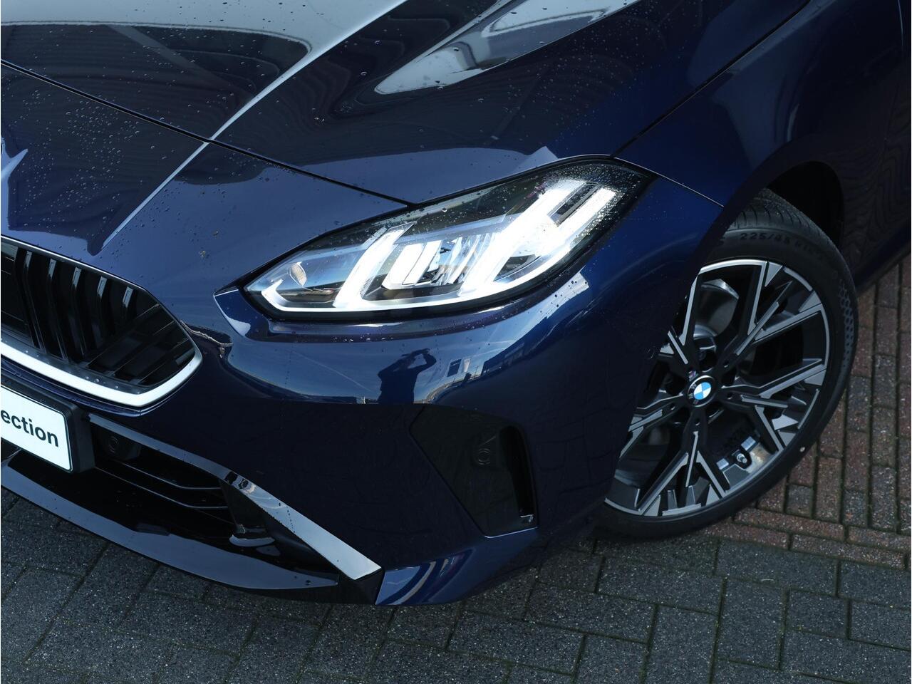 BMW 1-SERIE 120 M Sport Design Edition M Sportpakket/ Stuurwielrand verwarmd/ Achteruitrijcamera/ Getint Glas/ Sportstoelen/ Stoelverwarming/ Driving Assistant