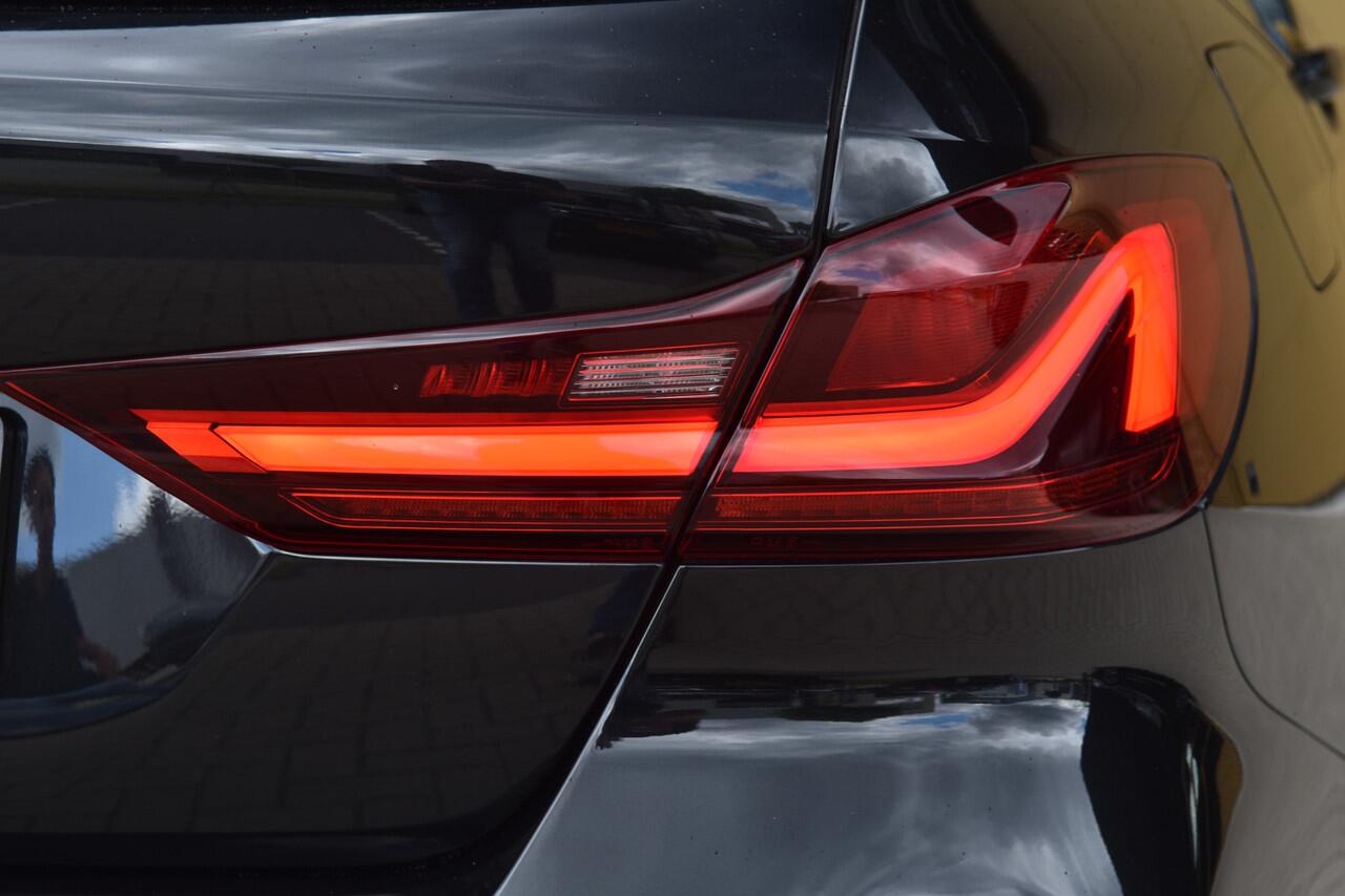 BMW 1-SERIE 118i Business Edition * M-Sportpakket * Hifi * Live Cockpit Professional *