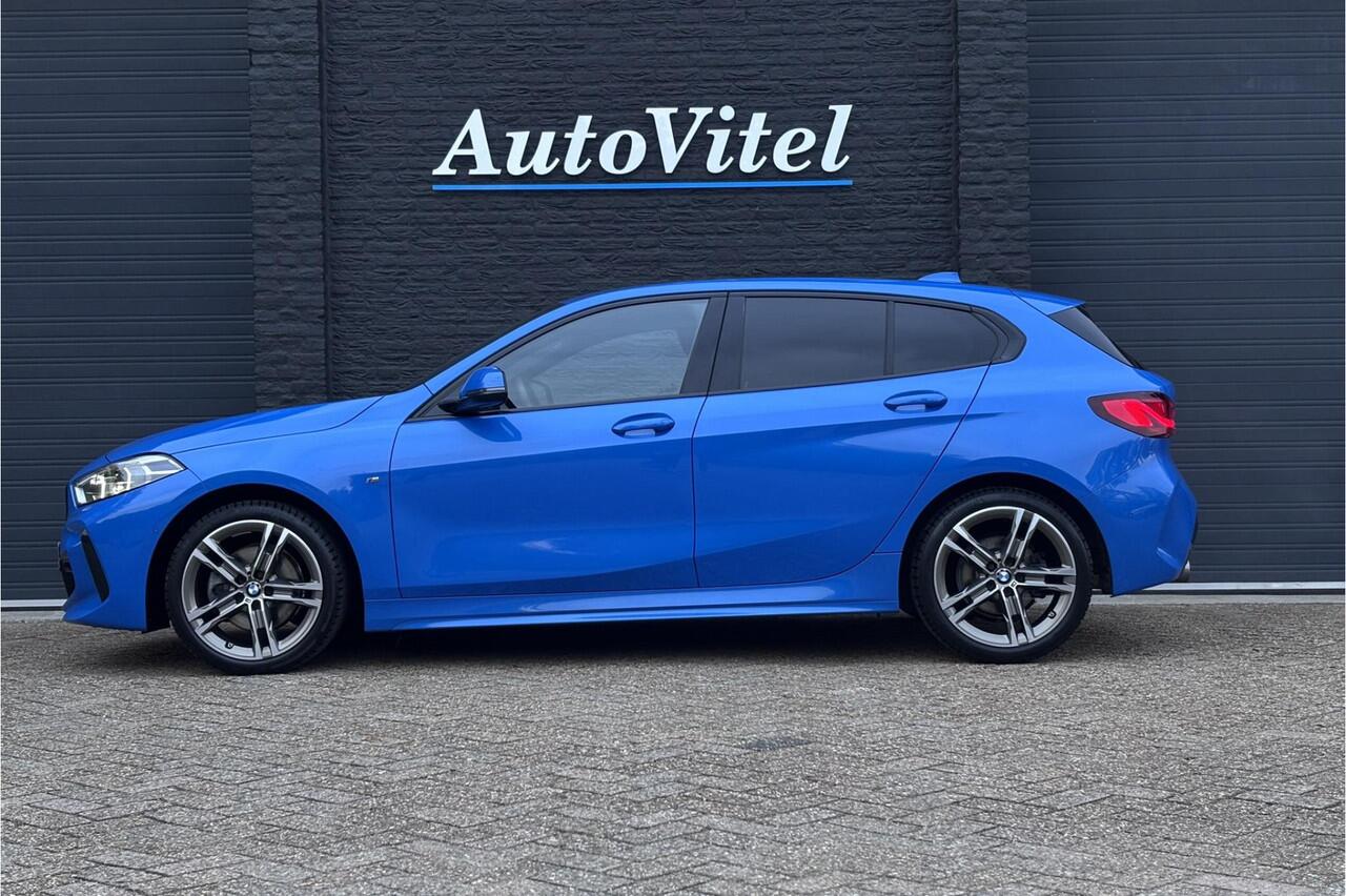 BMW 1-SERIE 118i M-sport | Stoel + Stuurverwarming | Camera | Adaptive Cruise | 2024
