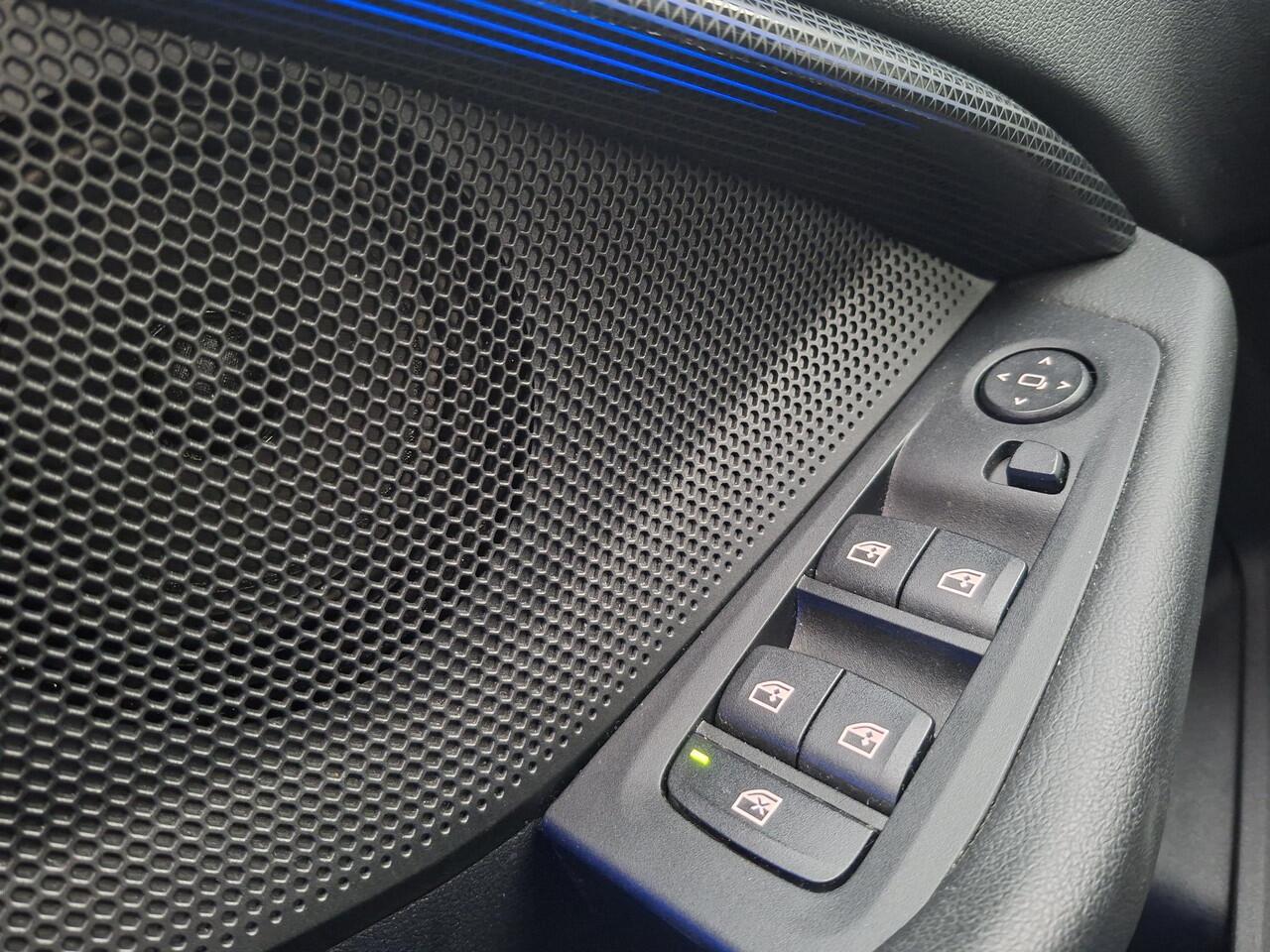 BMW 1-SERIE 118i Business Edition | Sportline | Comfort Pack | LED | Carplay