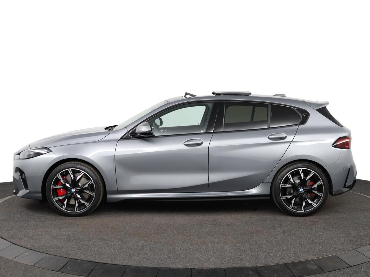 BMW 1-SERIE 120 M Sportpakket Pro | Comfort Access | Panoramadak | Harman-Kardon | M Adaptief onderstel | Adaptieve LED koplampen