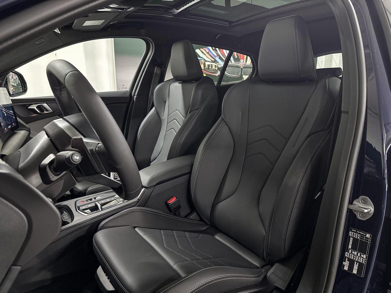 BMW 1-SERIE 120 | M-Sport Pro | Innovation Pack | Driving Assistant | Harman/Kardon | Head-up Display | Panoramadak | Comfort Access