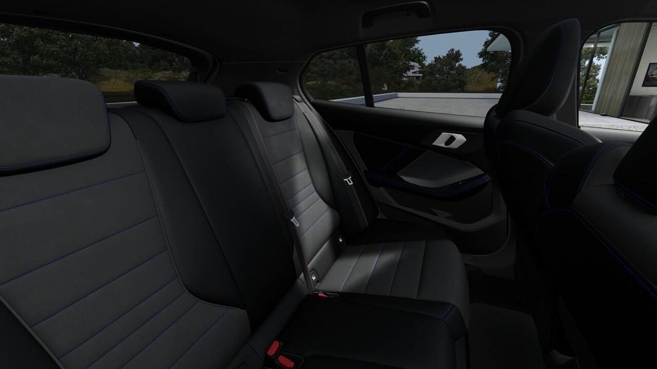 BMW 1-SERIE 120 High Executive M Sport Automaat / Sportstoelen / Adaptieve LED / Comfort Access / M Adaptief onderstel / Head-Up / Parking Assistant Plus / Stuurverwarming