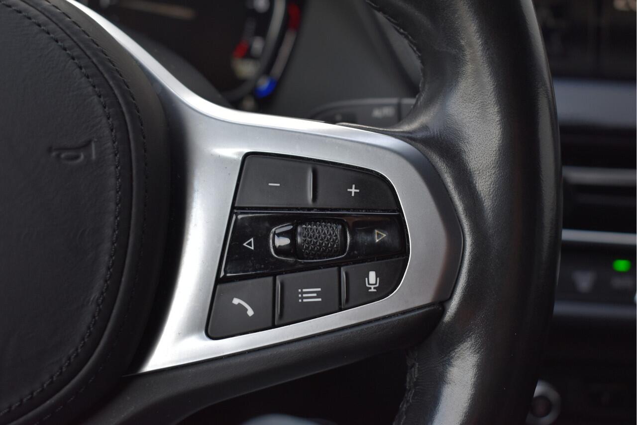 BMW 1-SERIE 118i Executive Sport Cruise, Afn.trekhaak, Stoelverwarming, PDC, Sfeer