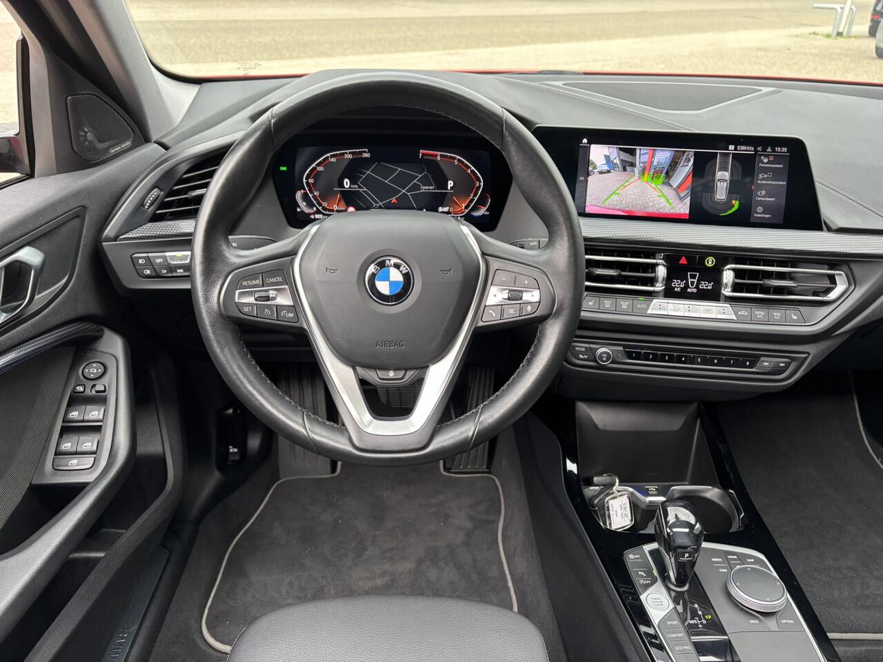 BMW 1-SERIE 118i Executive Sportline / Schuifkanteldak / Harman Kardon Audio / Camera / Stoel en Stuurverwarming /