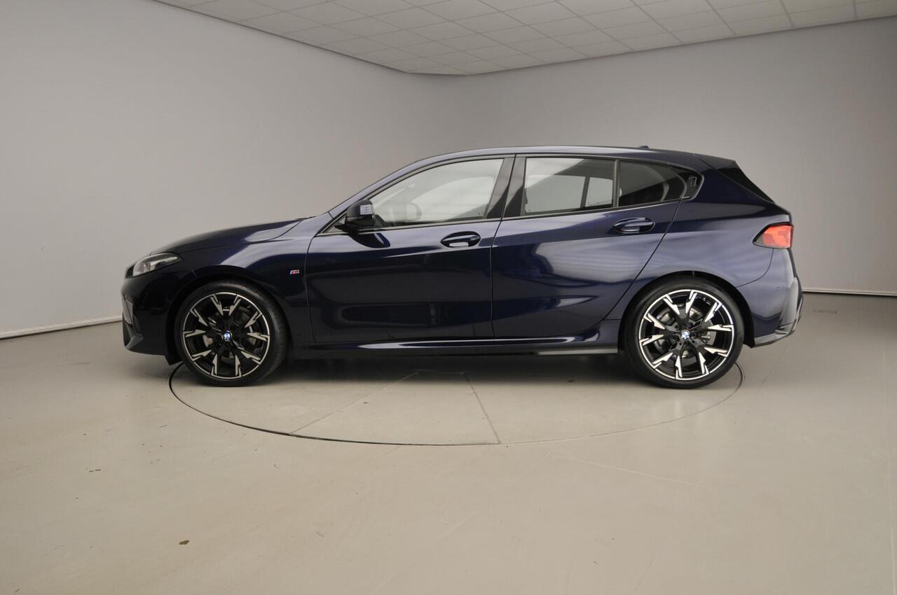 BMW 1-SERIE 5-Deurs 120 | M-Sportpakket | LED | Navigatie | Sportstoelen | Stoelverwarming | Keyles go | DAB | Alu 19 inch