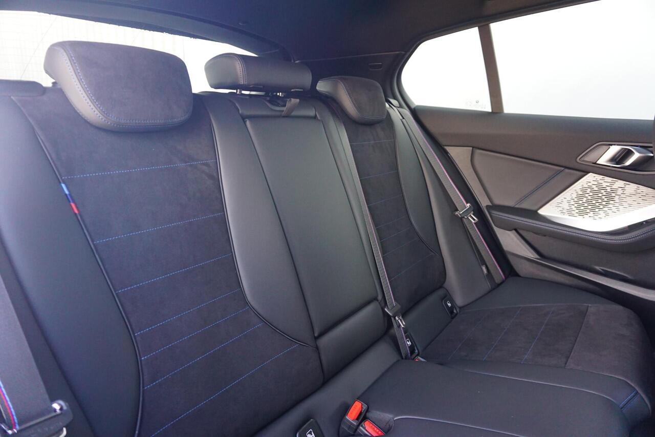 BMW 1-SERIE 120 5-deurs | M Sportpakket Pro | Premium Pack