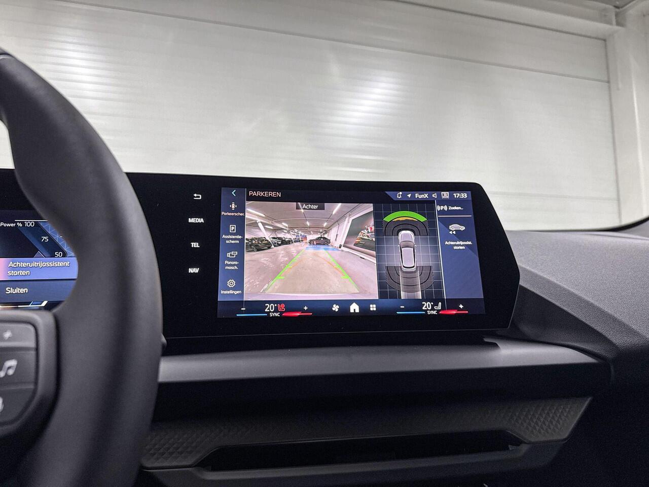 BMW 1-SERIE 120 | M-Sport Design | Driving Assistant | Parking Assistant | Stoelverwarming