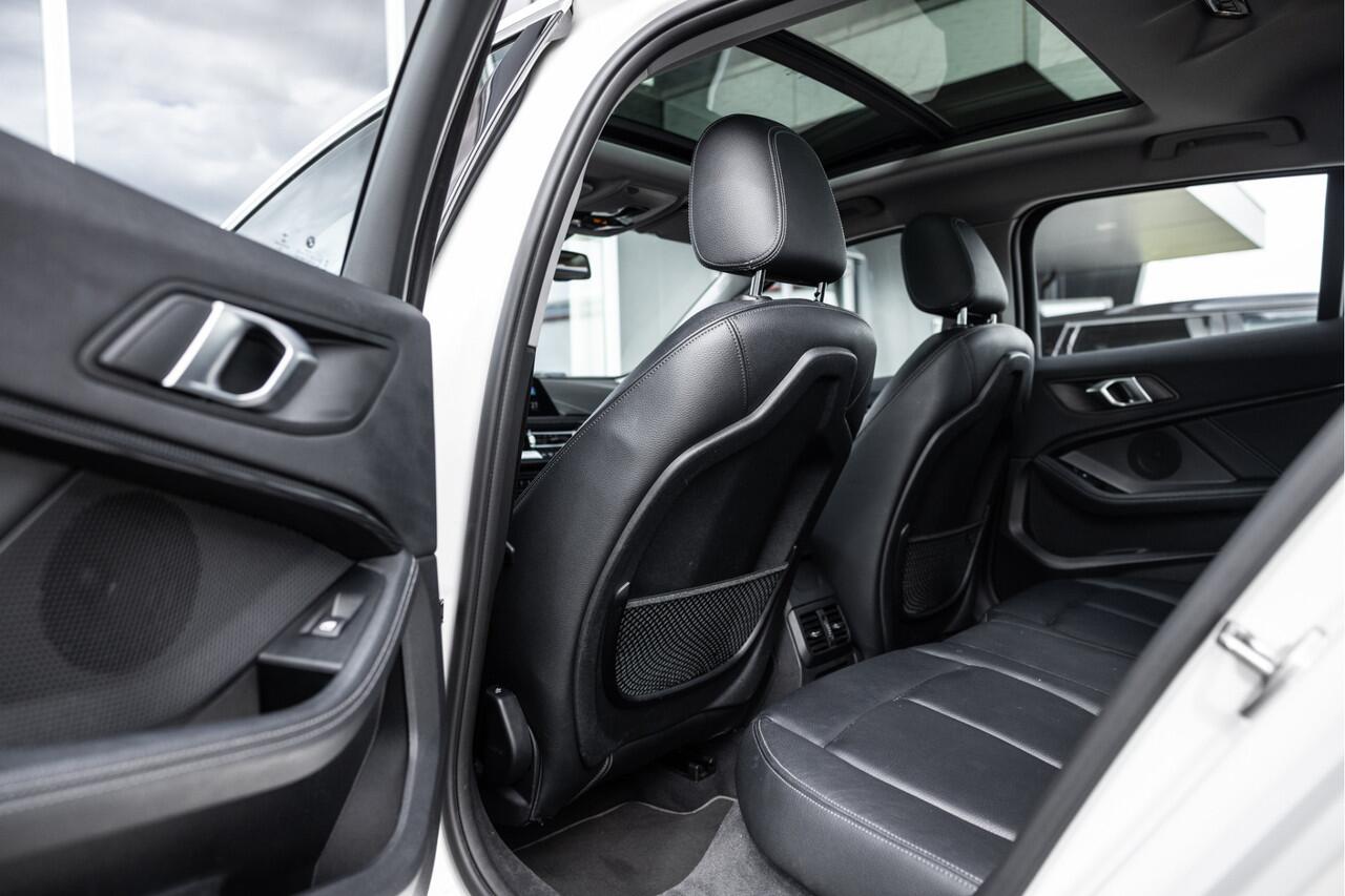 BMW 1-SERIE 118i High Executive Edition | Pano | Camera