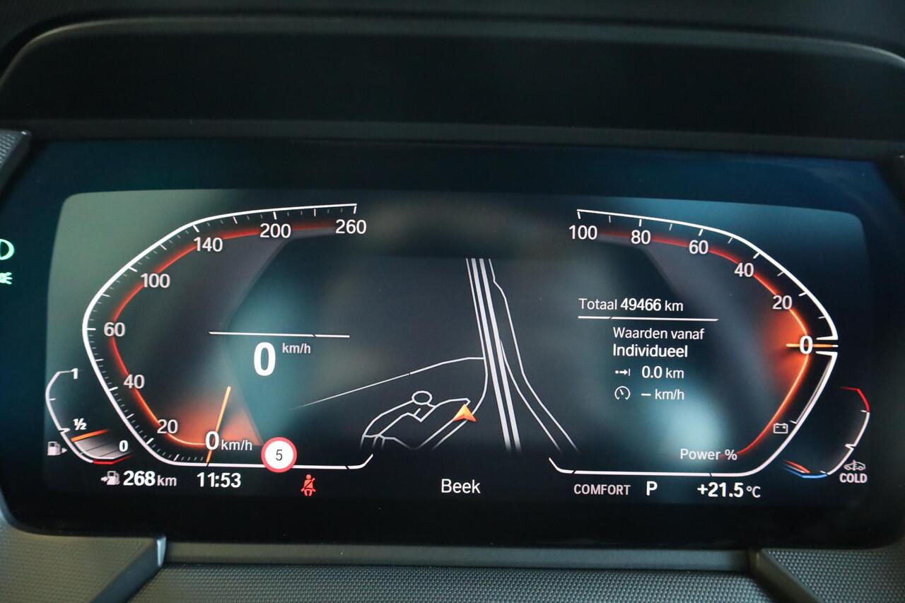 BMW 1-SERIE 118i | M Sportpakket | Panoramadak | HI-FI | Stoel & stuurwielverwarming | Shadow Line | Achteruitrijcamera