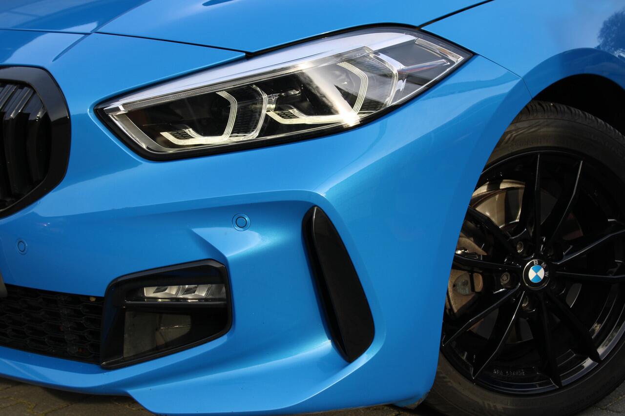 BMW 1-SERIE 118i High Executive M Sport 17 inch - Schuif kanteldak -Hooglans zwarte delen - Goed onderhouden Schuif kanteldak