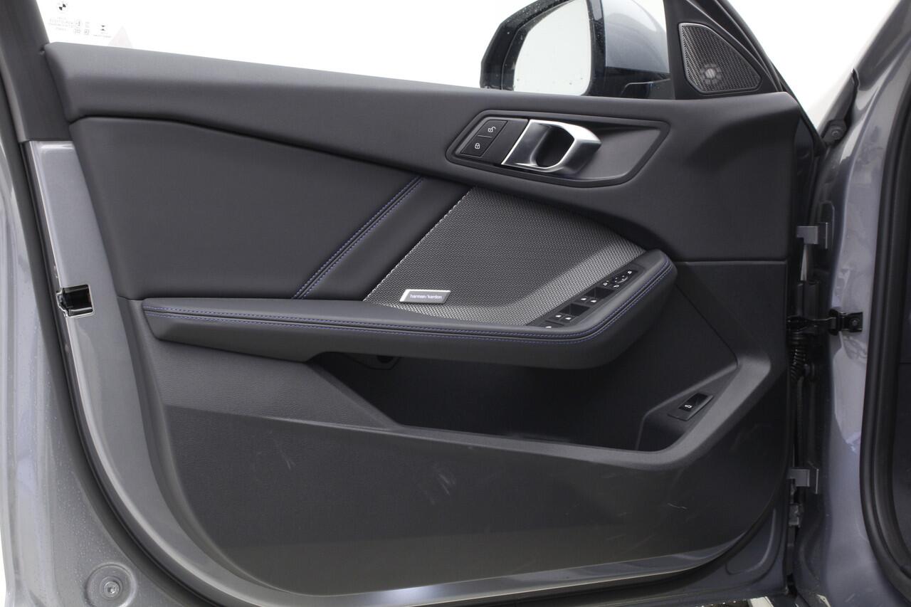 BMW 1-SERIE 120 M-Sport | Panorama | Stoelverwarming | Harman Kardon Premium Pack | BSI 3jr - 40.000 km | Nu voor 37.895,-