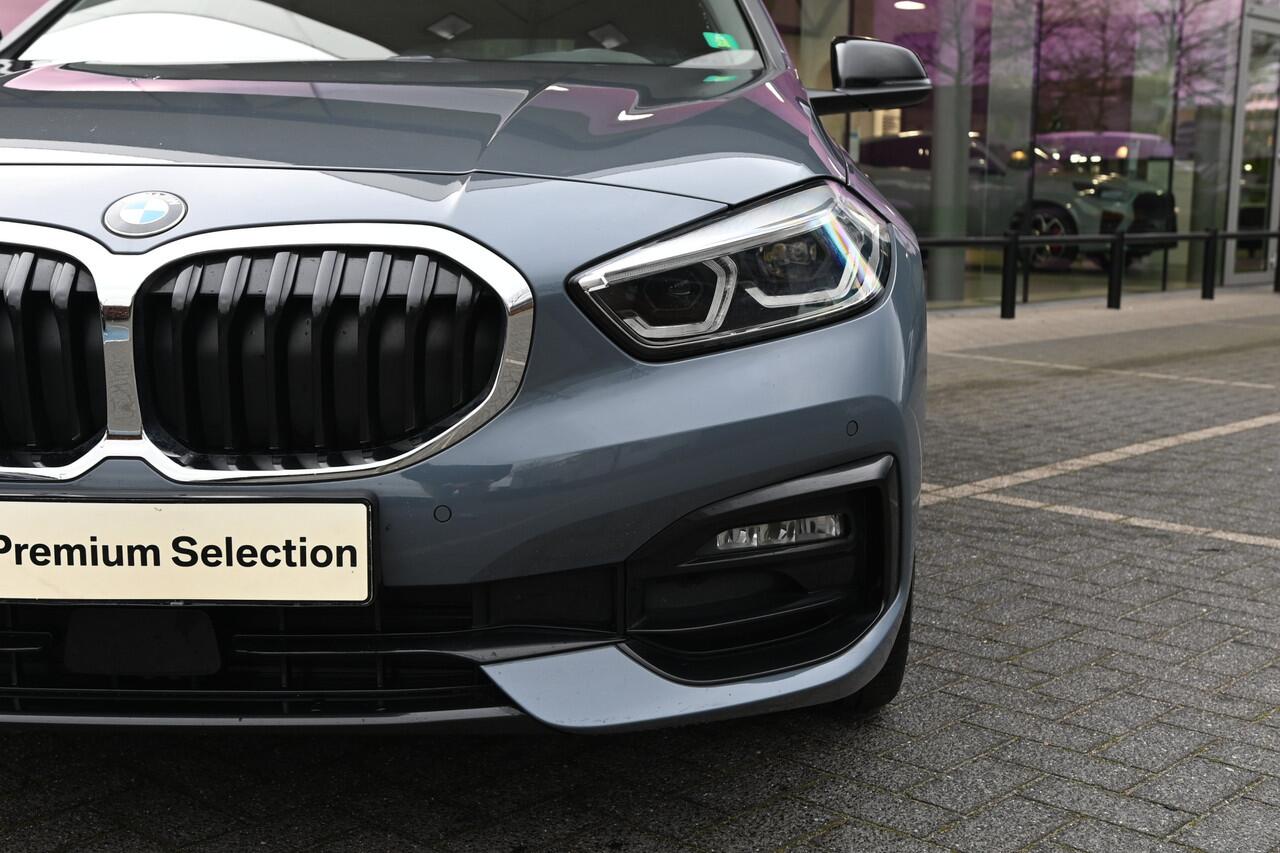 BMW 1-SERIE 118i Sport Line Automaat / Sportstoelen / LED / Live Cockpit Professional / Cruise Control