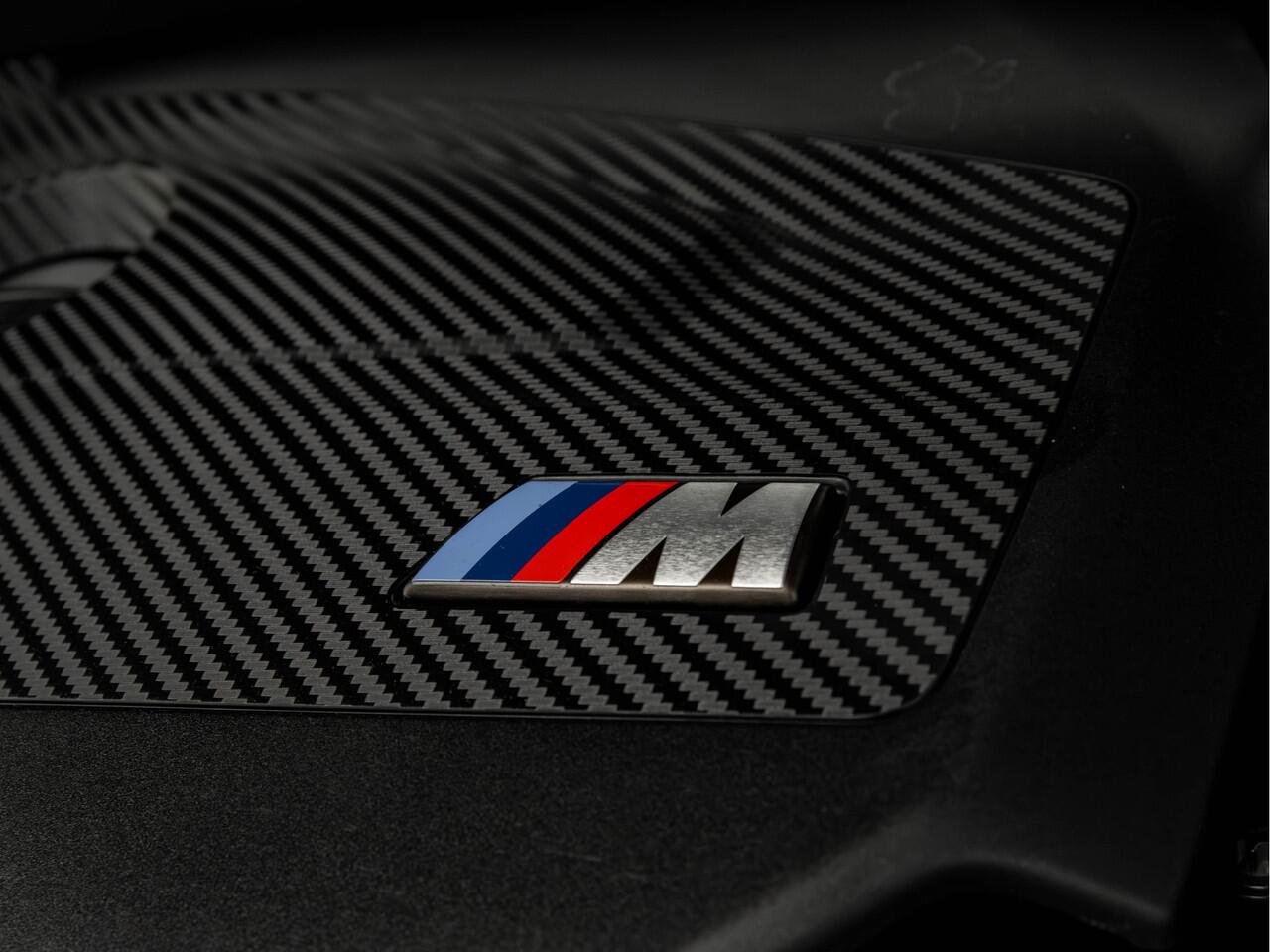 BMW 1-SERIE M135 xDrive - Pano - Driving Ass - Harman Kardon - Camera