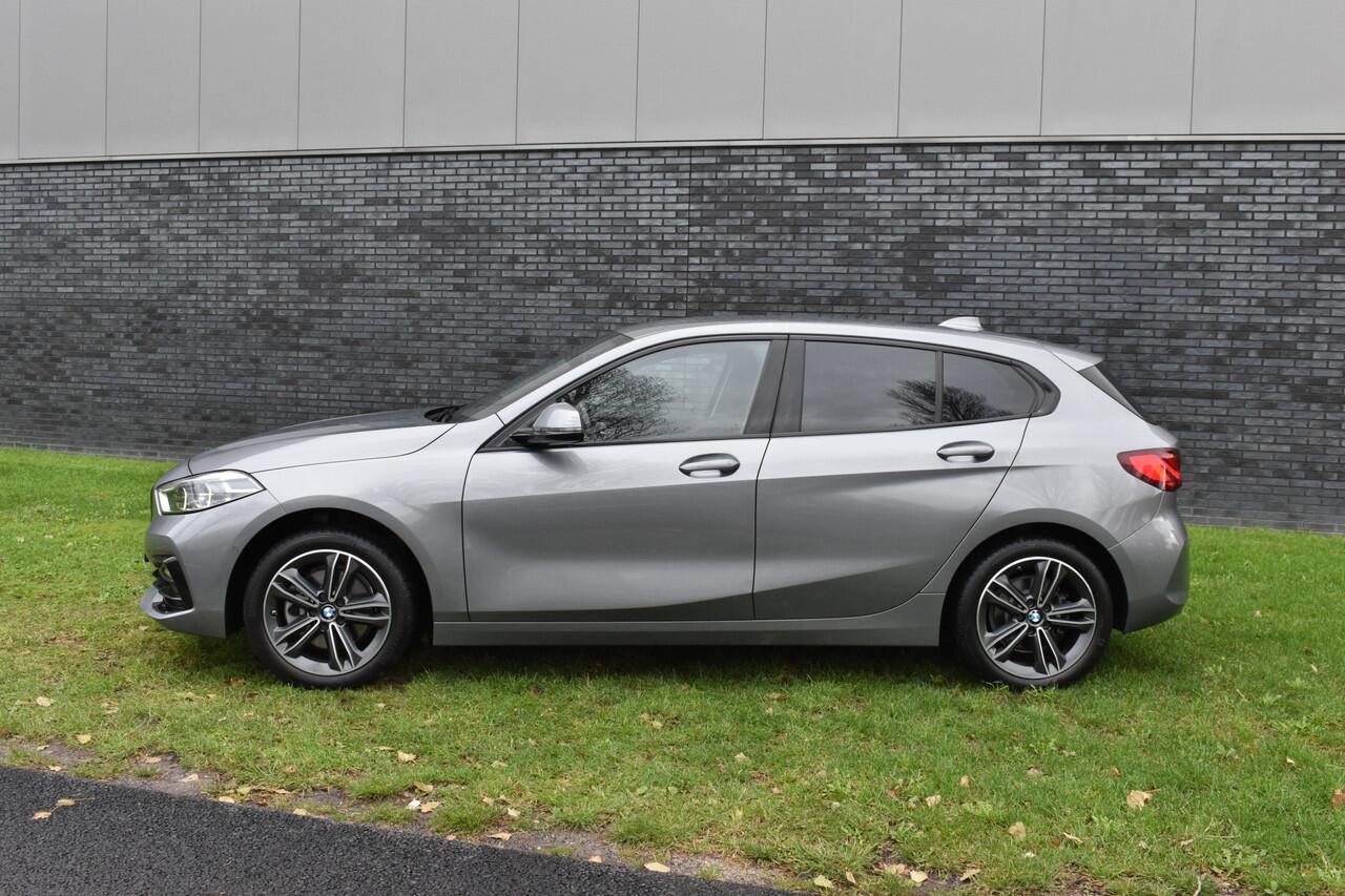 BMW 1-SERIE 118i Sport Line 1.5 100kW Automaat/Navigatie/carplay/stoelverwarming/btw auto