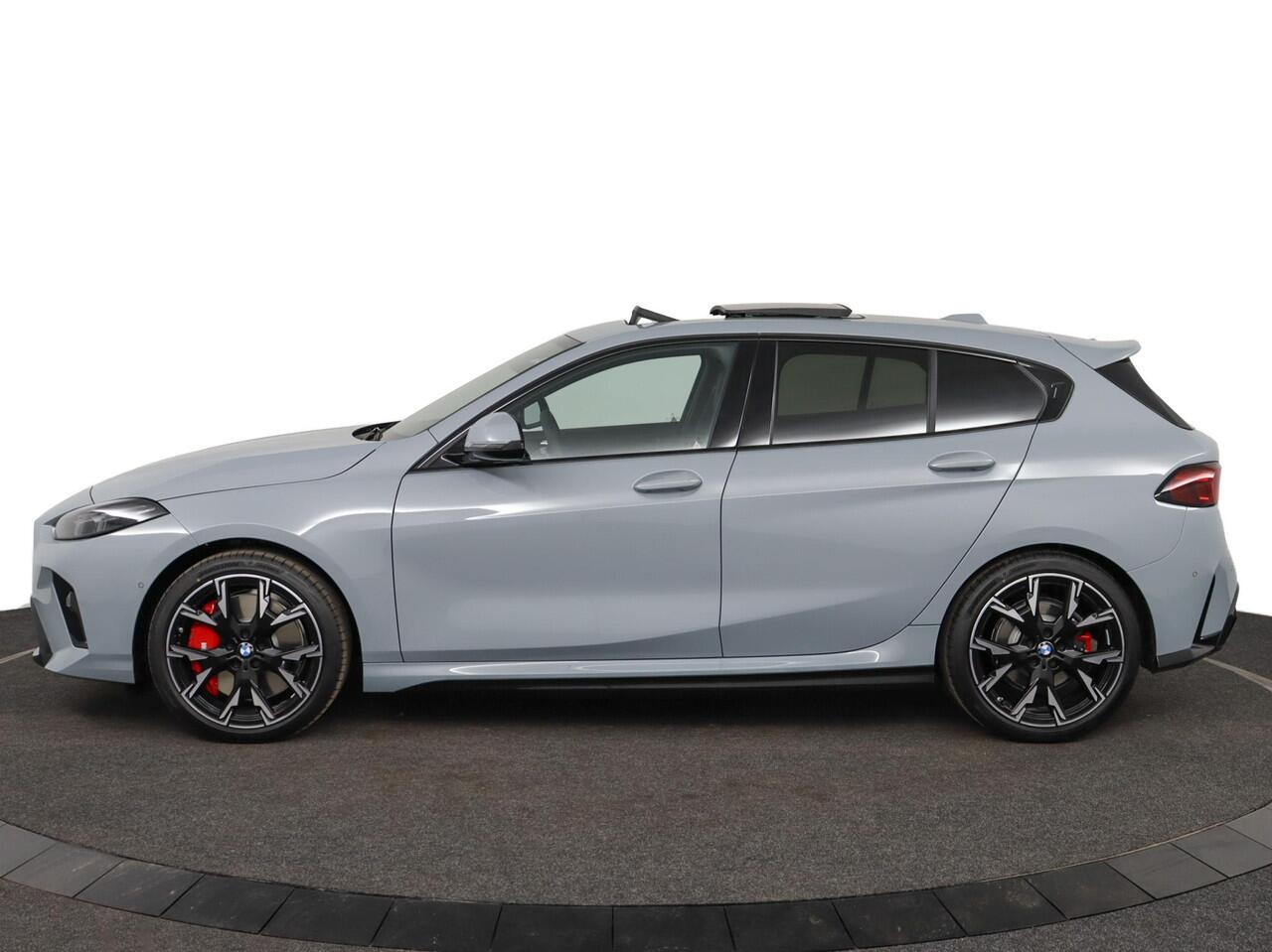 BMW 1-SERIE 120 M Sportpakket Pro | Comfort Access | Panoramadak | Harman-Kardon | M Adaptief onderstel | Adaptieve LED koplampen