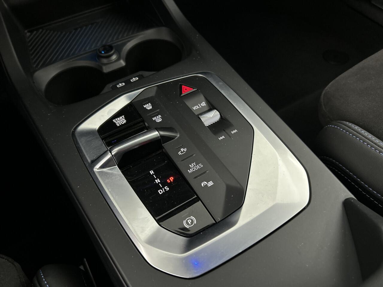 BMW 1-SERIE 120 M-Sport/Pano/Memory/BTW/M-Onderst/LED/El.Sportstoelen