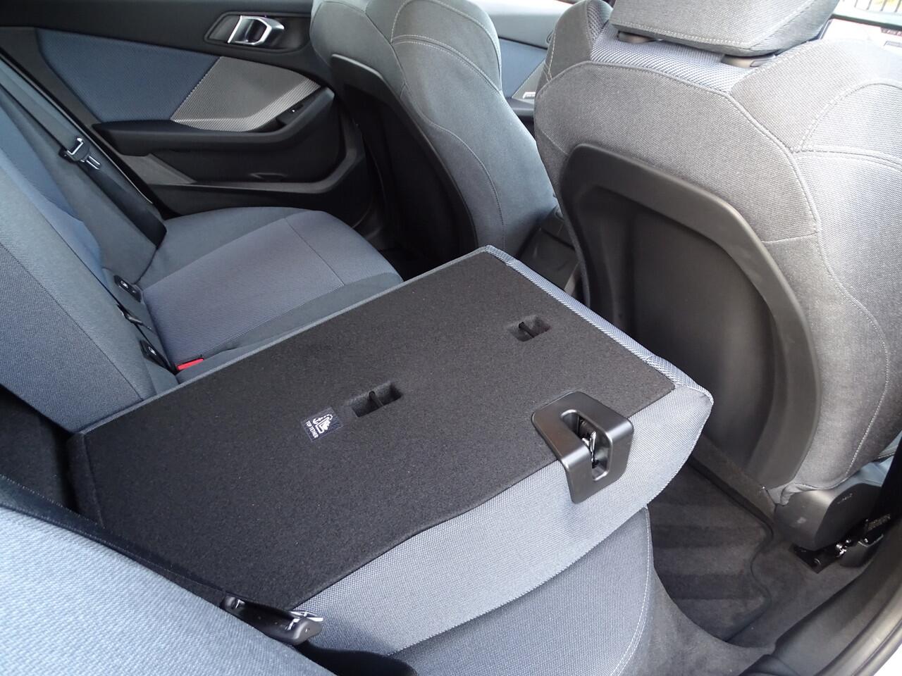 BMW 1-SERIE 120 M Sport Design Edition Head-Up Ada.Led Park.Plus Driv. Ass. Head-up Harman/Kardon 18''LM Velgen