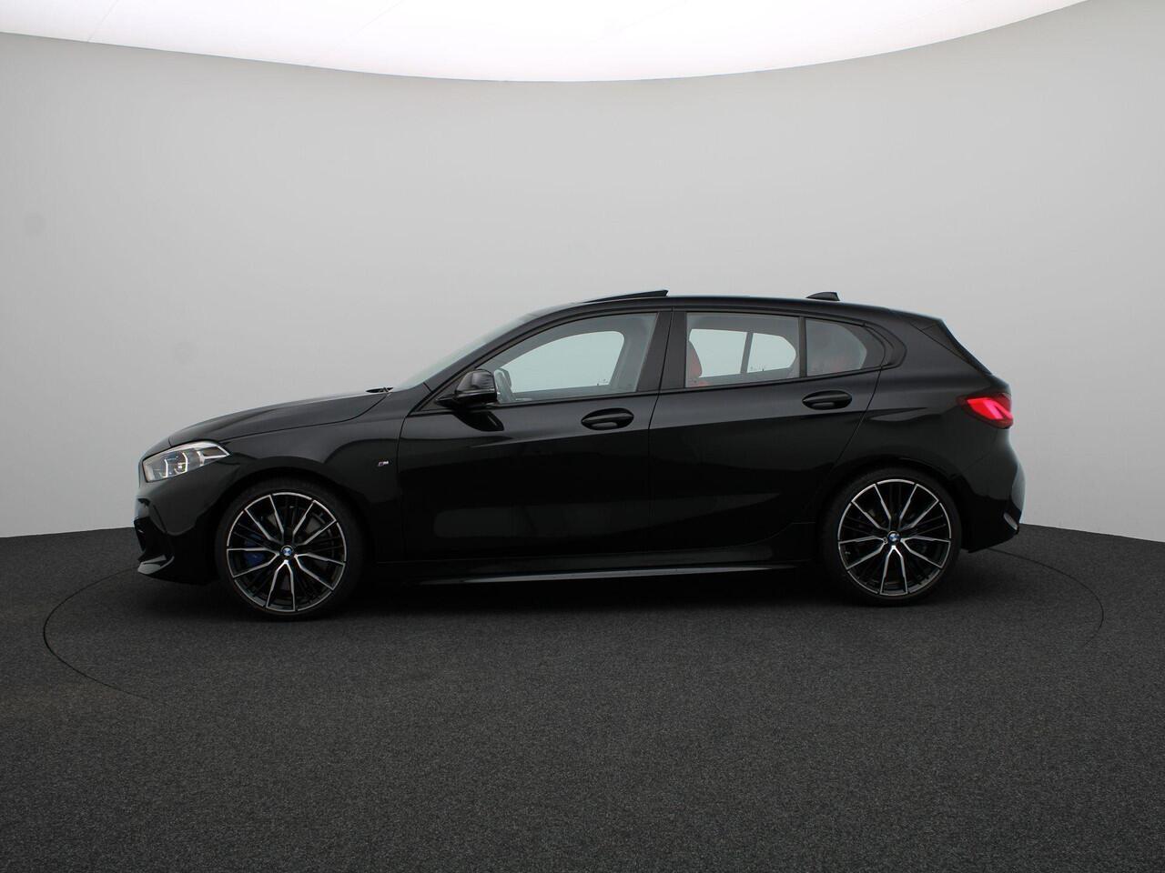 BMW 1-SERIE 5-deurs 118i High Executive | M Sport Plus Pack | Audio Media Pack | Parking Pack | Panoramadak | LED Koplampen | DAB | HIFi | 19''