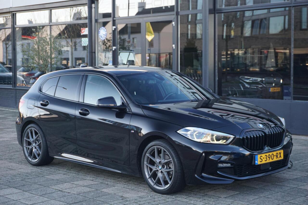 BMW 1-SERIE 118i High Executive | M Sport | Carplay | HIFI