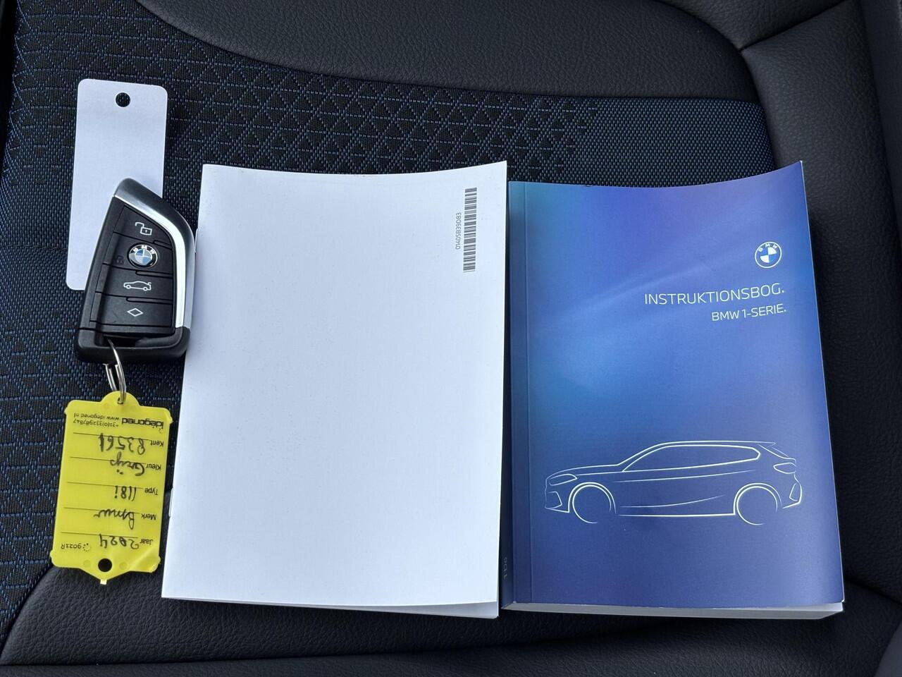 BMW 1-SERIE 118i Automaat / M-SPORT / Pack LED / Fabrieksgarantie tot 06-2026 / Sportstoelen / Trekgewicht 1300 Kg / Cruise control / Stoelverwarming / Apple Carplay Android Auto / Climate control / Keyless Entry/Start /