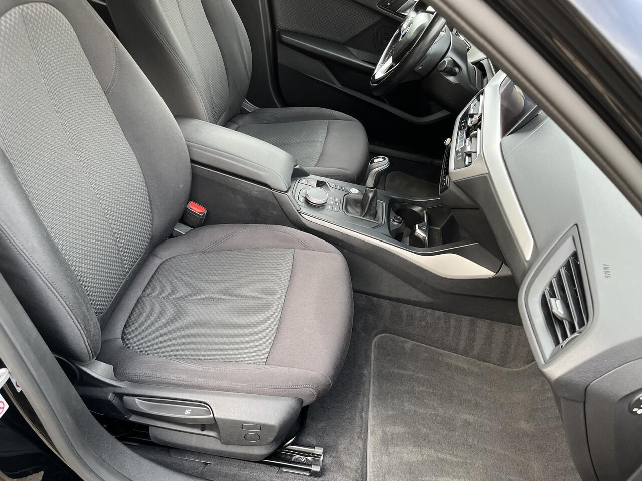 BMW 1-SERIE 118i Executive Edition 50% deal 8975,- ACTIE Virtual / Led / Carplay