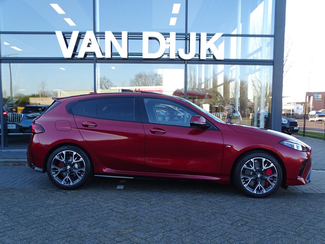 BMW 1-SERIE 120 M Sport Pro. Pano.Dak Innovation-Pack Driv.ass. Cockpit Pro Ada.Led Head-Up Park.Plus 18''LM Velgen