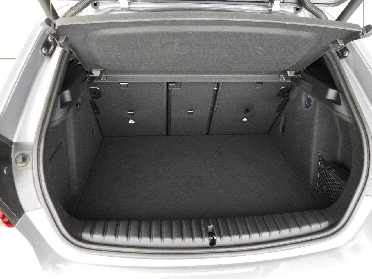 BMW 1-SERIE 5-deurs 128ti | M-Sportpakket | LED | Leder | HUD | Schuifdak | Elektr. zetels | Keyles go | DAB | Hifi speakers | Alu 18 inch