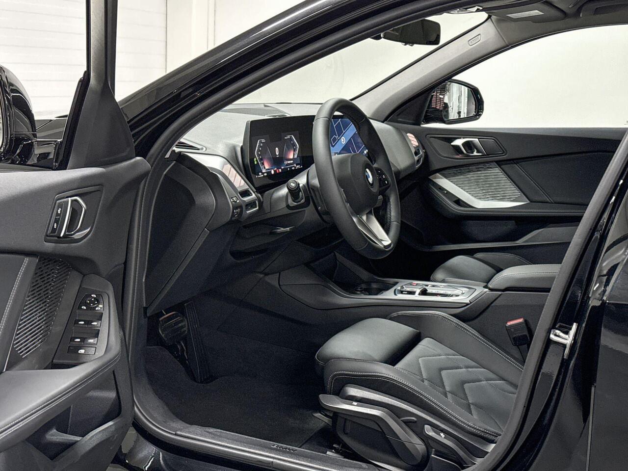 BMW 1-SERIE 120 | M-Sport Design | Premium Pack | Driving Assistant | Adaptive Led | Comfort Access | Selections