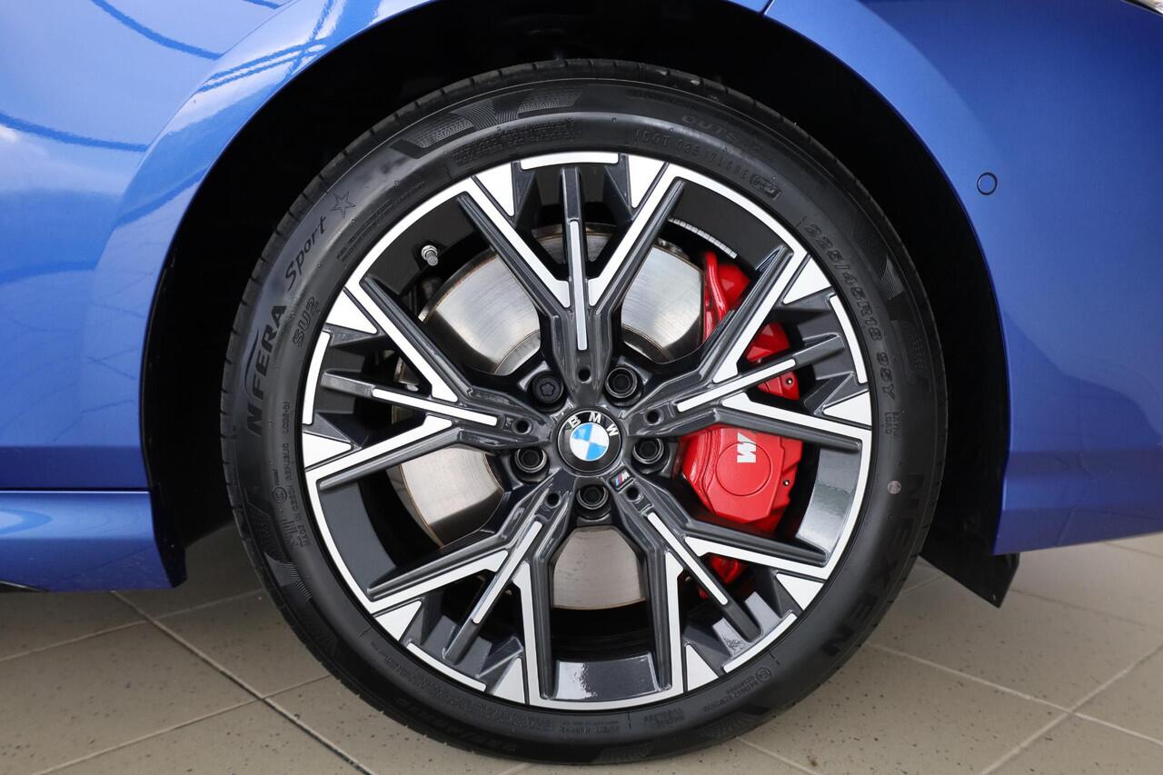 BMW 1-SERIE 120 | M Sportpakket Pro | Premium Pack | Panorama Dak | Trekhaak