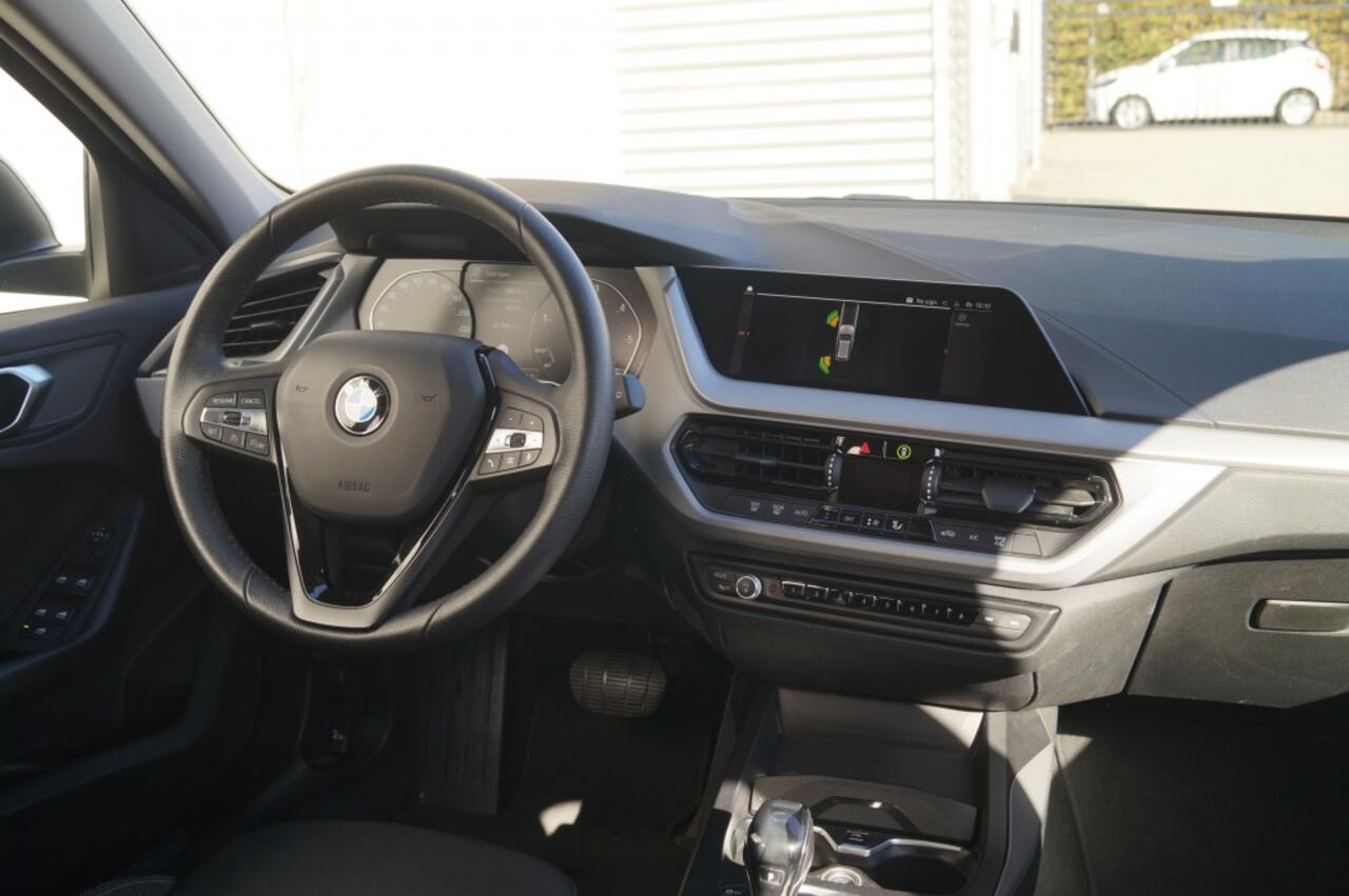 BMW 1-SERIE 116d Automaat Executive Sport -NAVI-ECC-PDC-