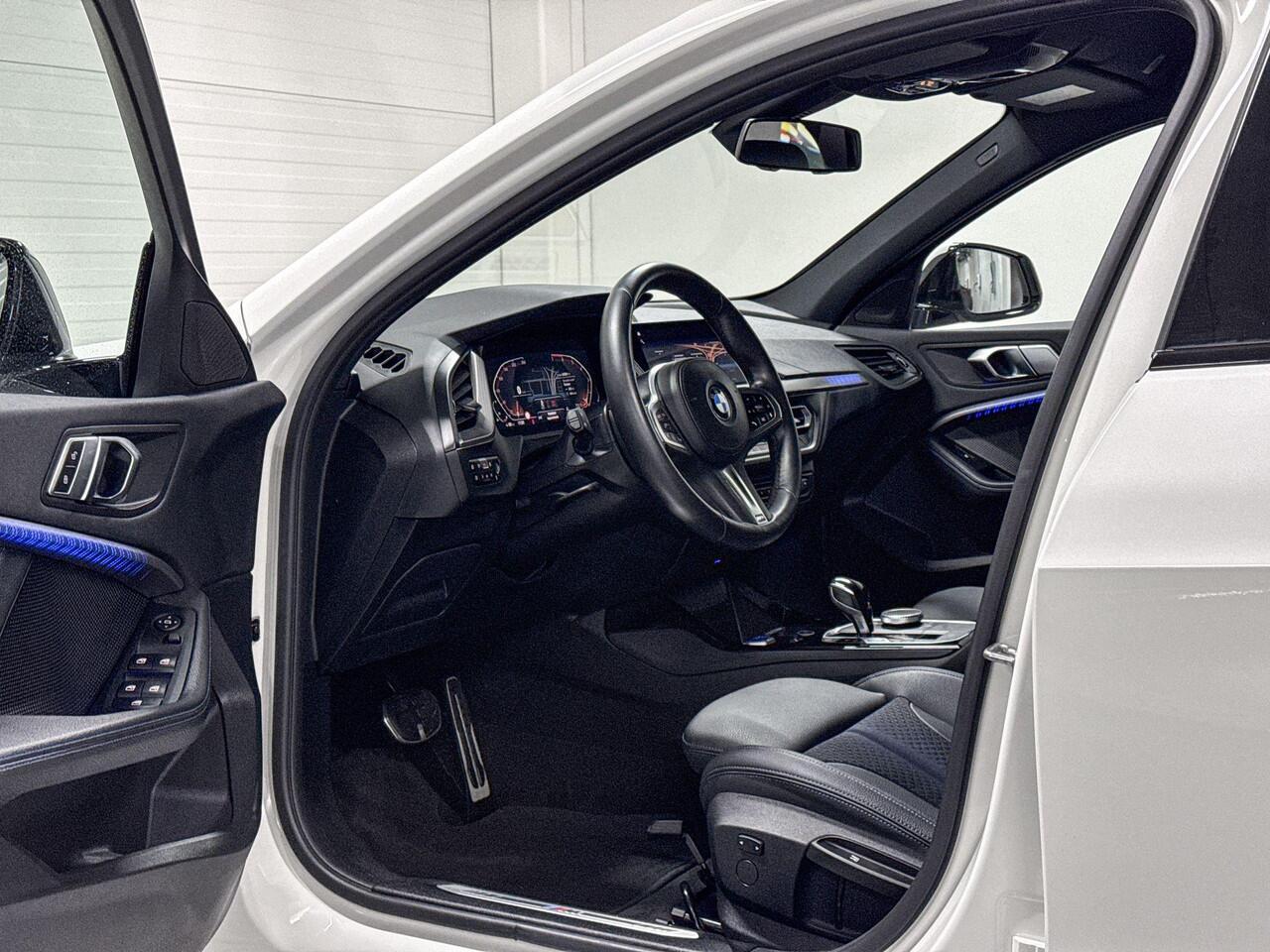 BMW 1-SERIE 118i Business Edition | M-Sport | Cruise Control | HiFi