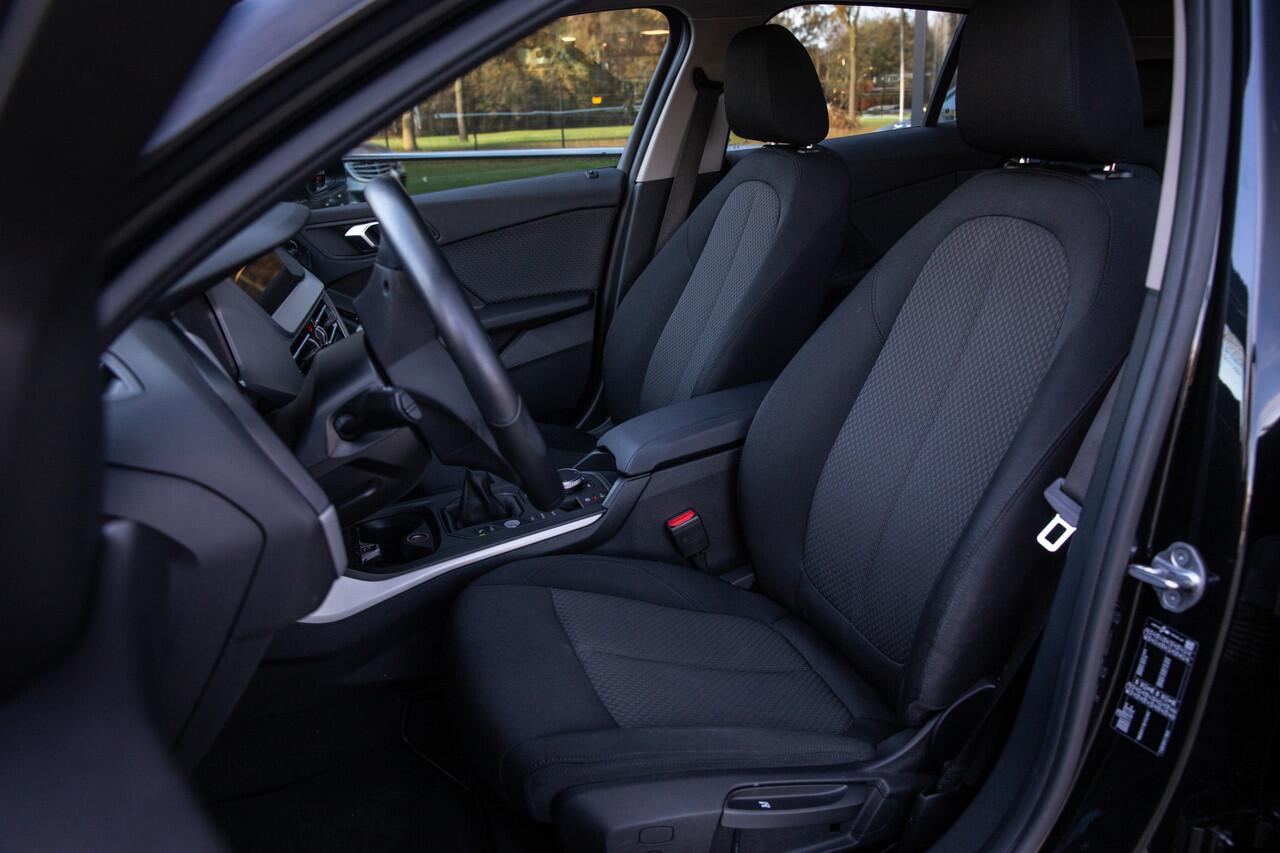 BMW 1-SERIE 118i Executive Edition , Cruise control, Isofix, Apple Carplay/Android,