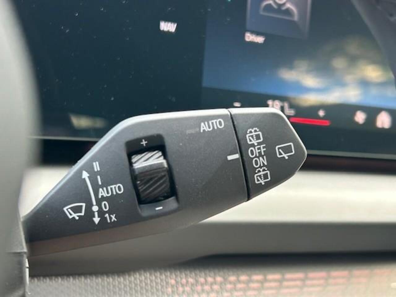 BMW 1-SERIE 120 M-Sport Design Edition l Sfeer Verlichting l Stoelverwarming l Apple Carplay l