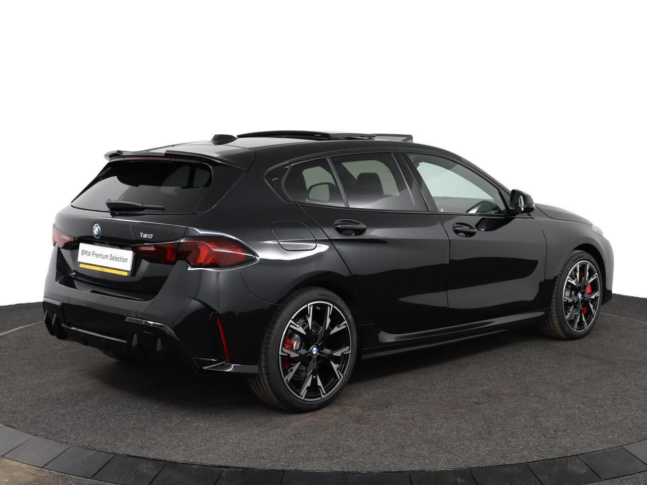 BMW 1-SERIE 120 M Sportpakket Pro | Comfort Access | Panoramadak | Harman-Kardon | M Adaptief onderstel | Adaptieve LED koplampen