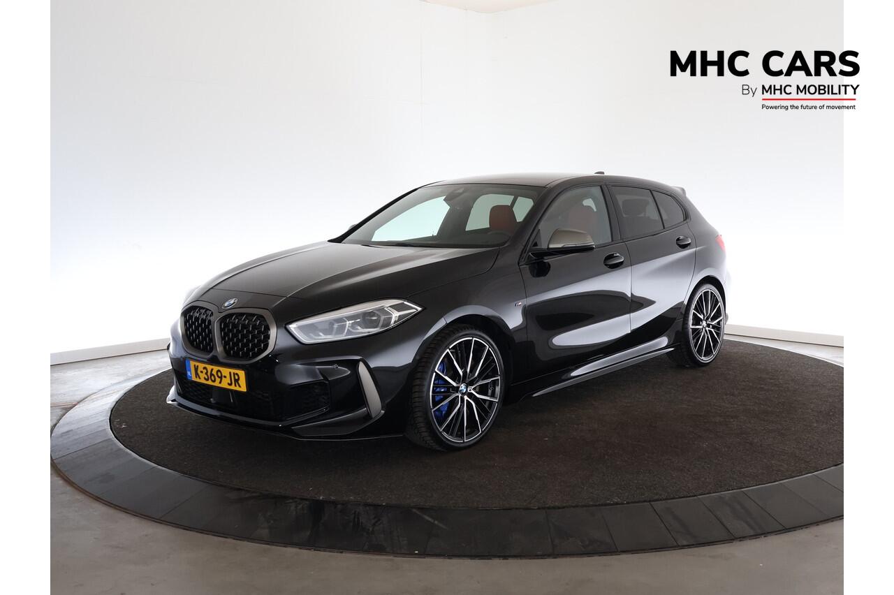 BMW 1-SERIE M135i xDrive High Executive Edition | Leder | H&K | HUD | Camera |*