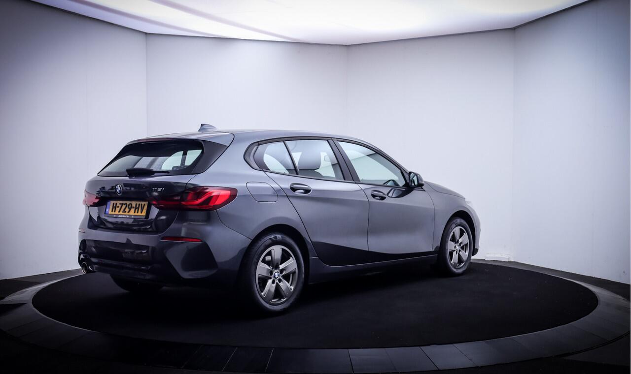 BMW 1-SERIE 118iA Executive Edition FULL LED | CARPLAY | NAVI | CLIMA | CRUISE | PDC V+A | LMV