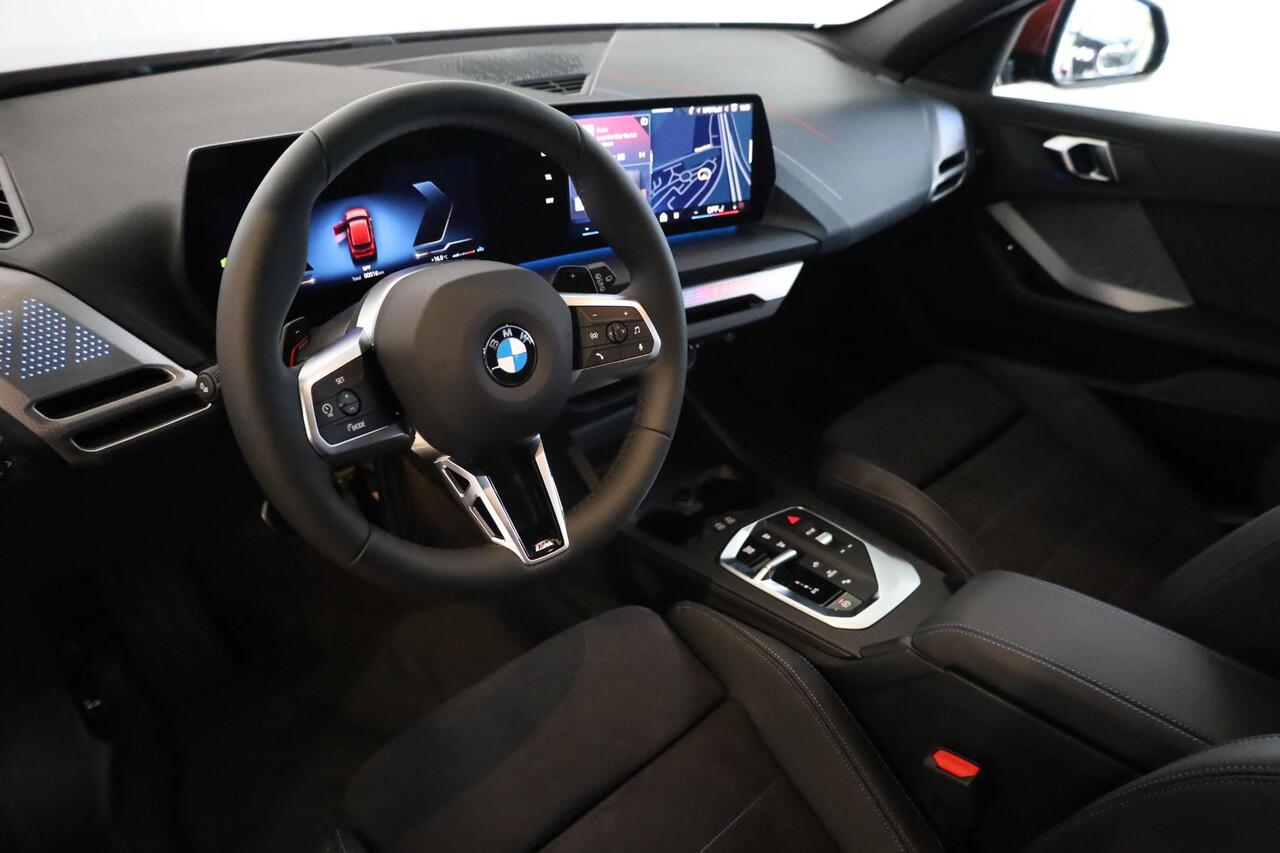BMW 1-SERIE 120 M Sportpakket Pro | Alcantara | Stoel & Stuurwielverwarming | Dodehoekdetectie | Comfort Access | Achteruitrijcamera | Adaptieve LED