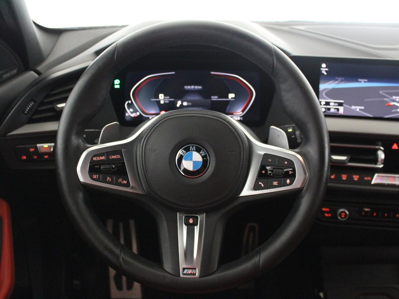 BMW 1-SERIE M135i xDrive High Executive Edition | Leder | H&K | HUD | Camera |*