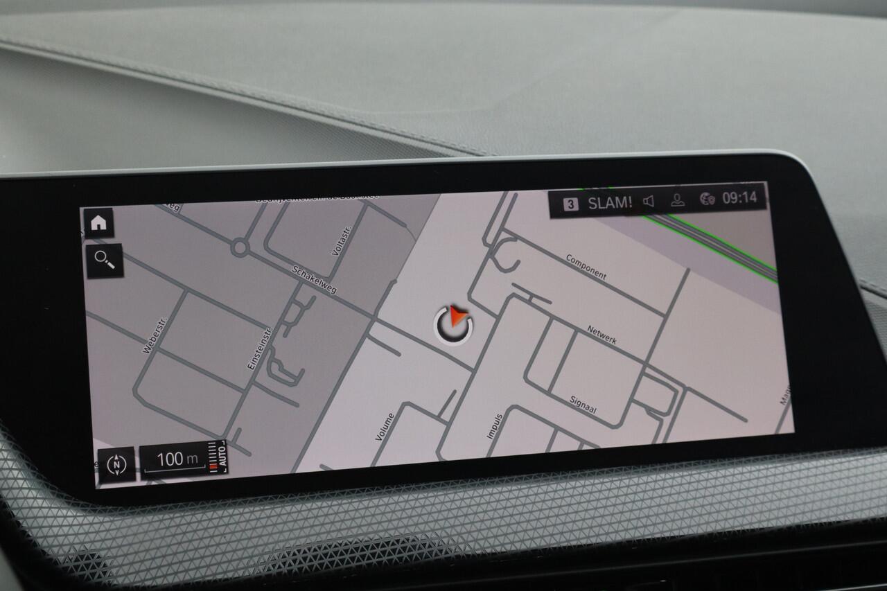 BMW 1-SERIE 118i Introduction Edition NL-Auto!! Pano I Stoelverwarming I Sfeerverlichting
