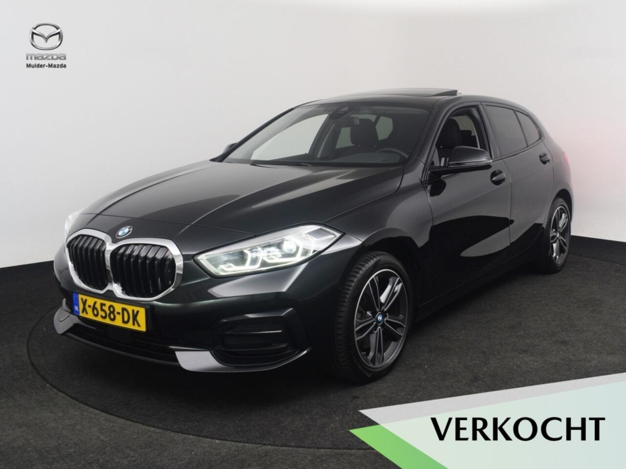 BMW 1-SERIE 118i | Schuifdak o Live Cockpit Prof. o Dealeronderhouden