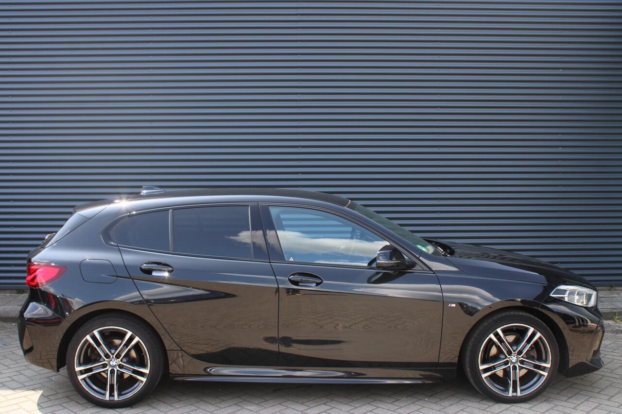 BMW 1-SERIE 118i M-Sport Navigatie Camera Full-LED Half-Leder NL-Auto