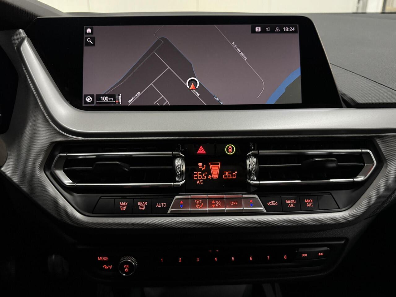 BMW 1-SERIE 118i 141 PK Executive Edition DIGI-DASH NAVI CAMERA PDC LMV